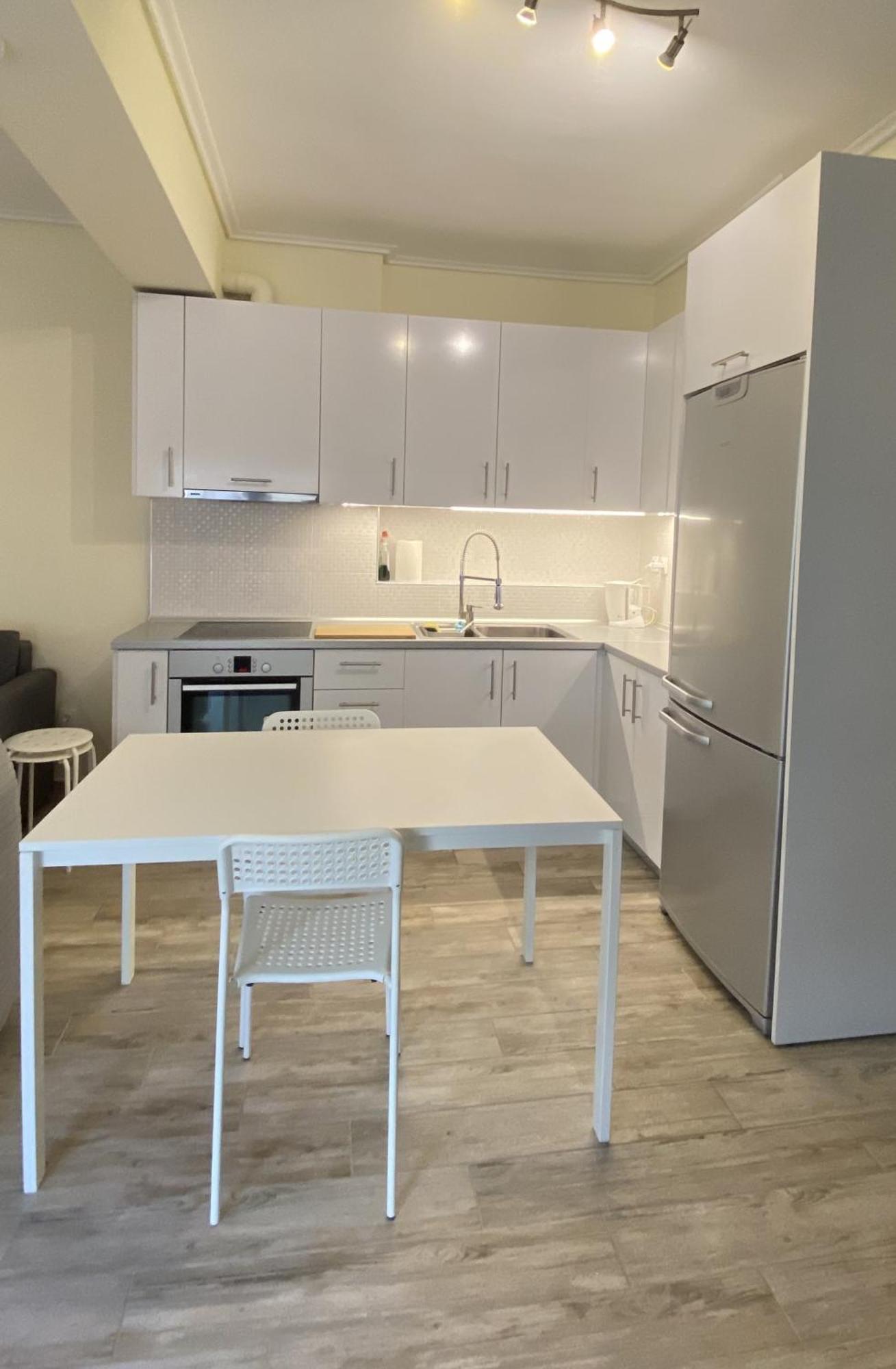 Apartment Martiou Next To The Subway